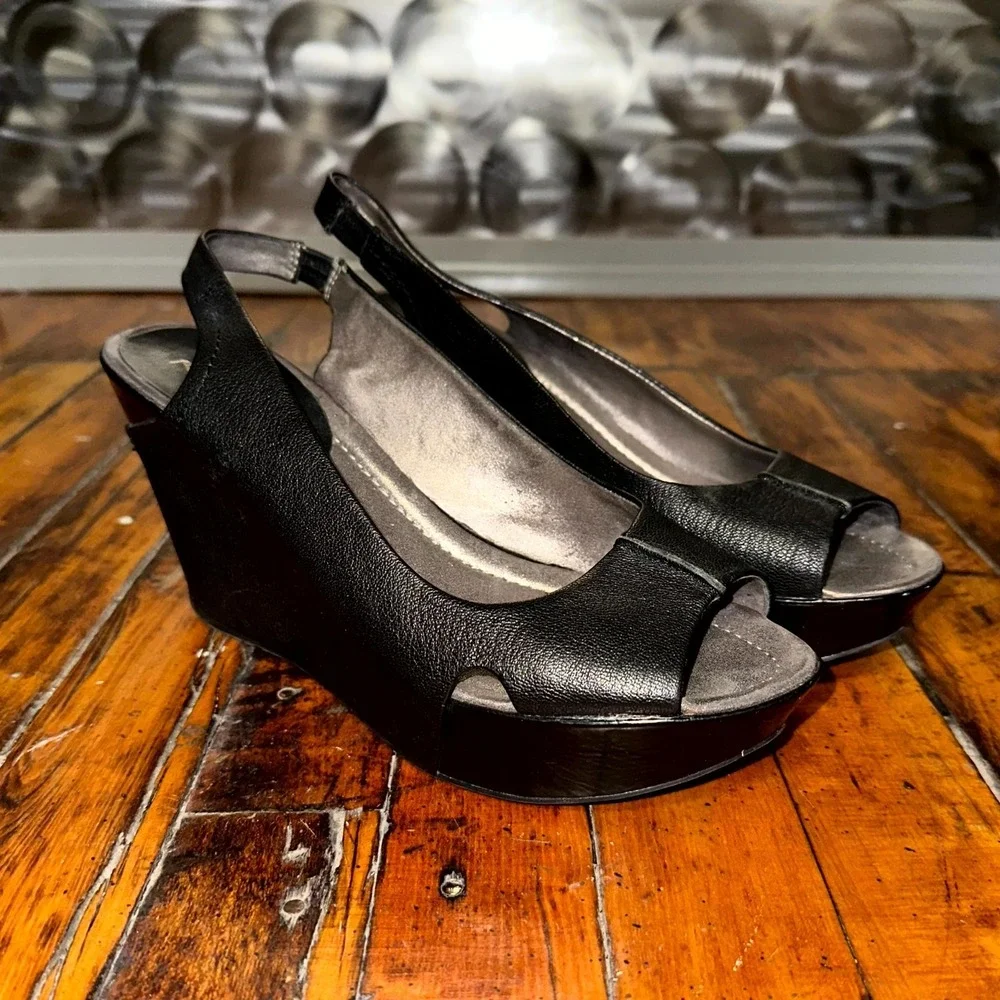 Kenneth Cole Reaction Sole Envy Platform Wedge Sandals Women's Size 10 Black